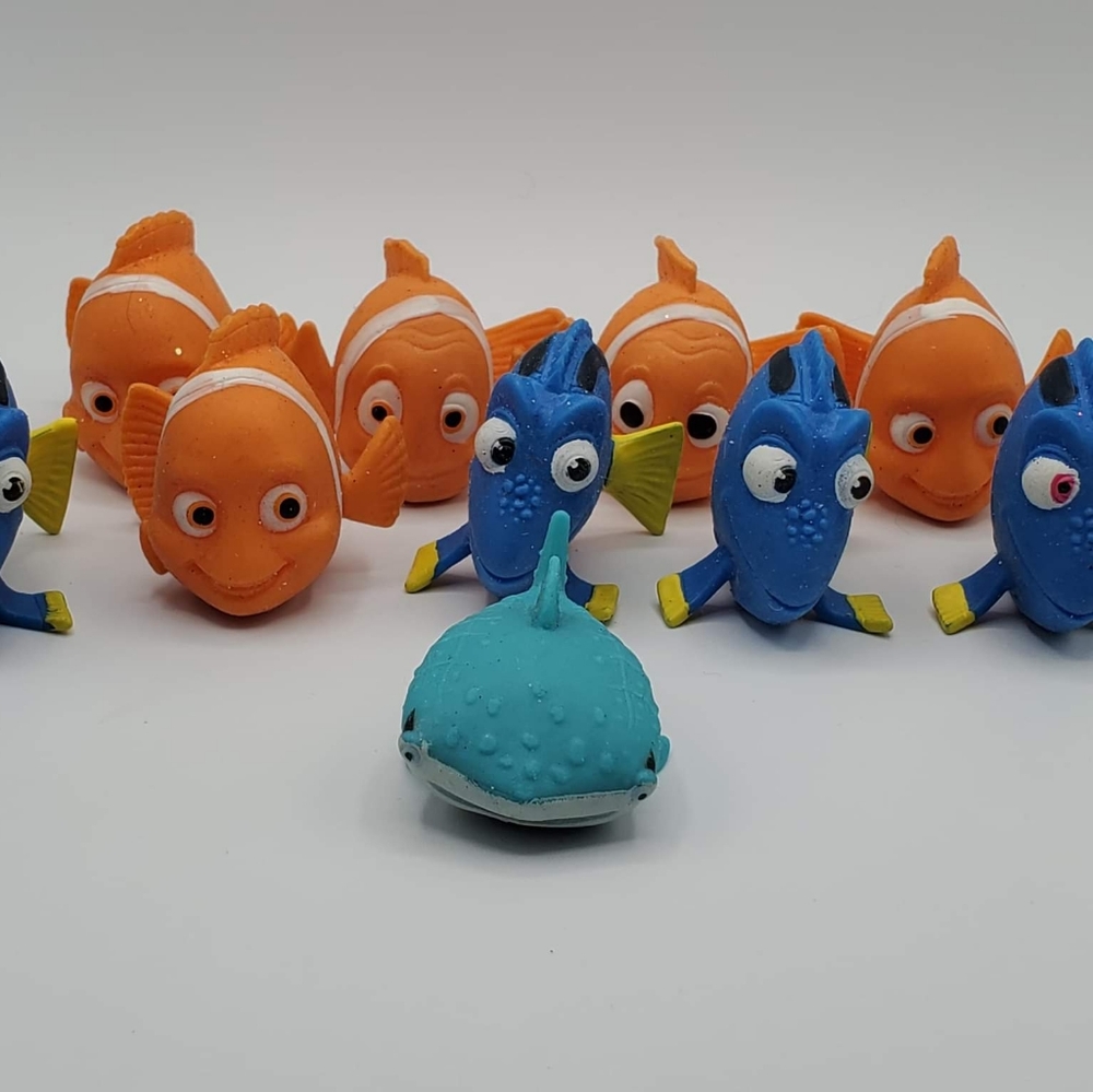 Mash'ems Finding Dory 2016 - Set of 10 with multiple Nemo, Dory and one Destiny